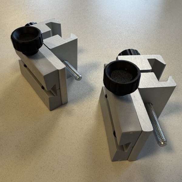 Klauenset für doppelläufige Normschiene