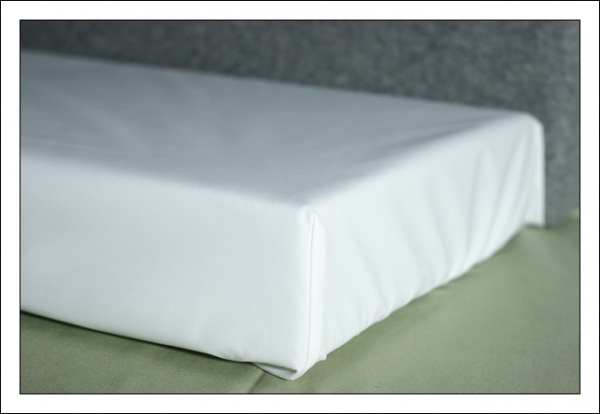 Hygienebezug/Spannbettbezug, wasserdicht u. schwer entflammbar